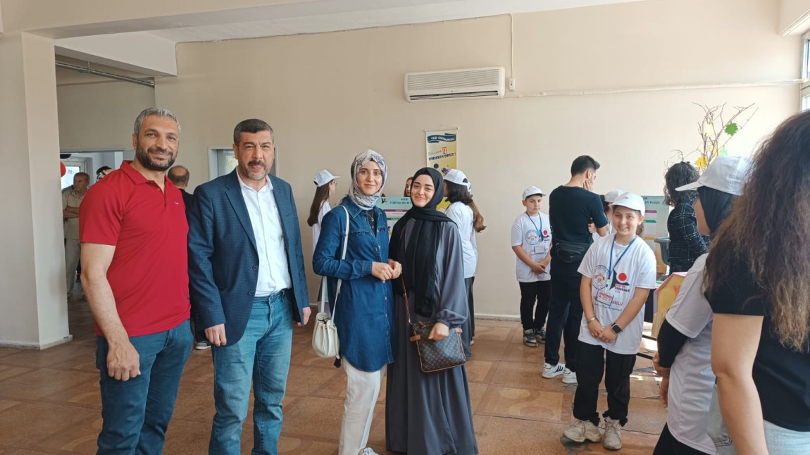 Gazi Ortaokulu Bilim Fuarını Ziyaret Ettik